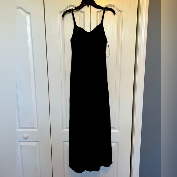 Soma black maxi dress with pockets. Built in bra and adjustable straps. - Picture 1 of 4
